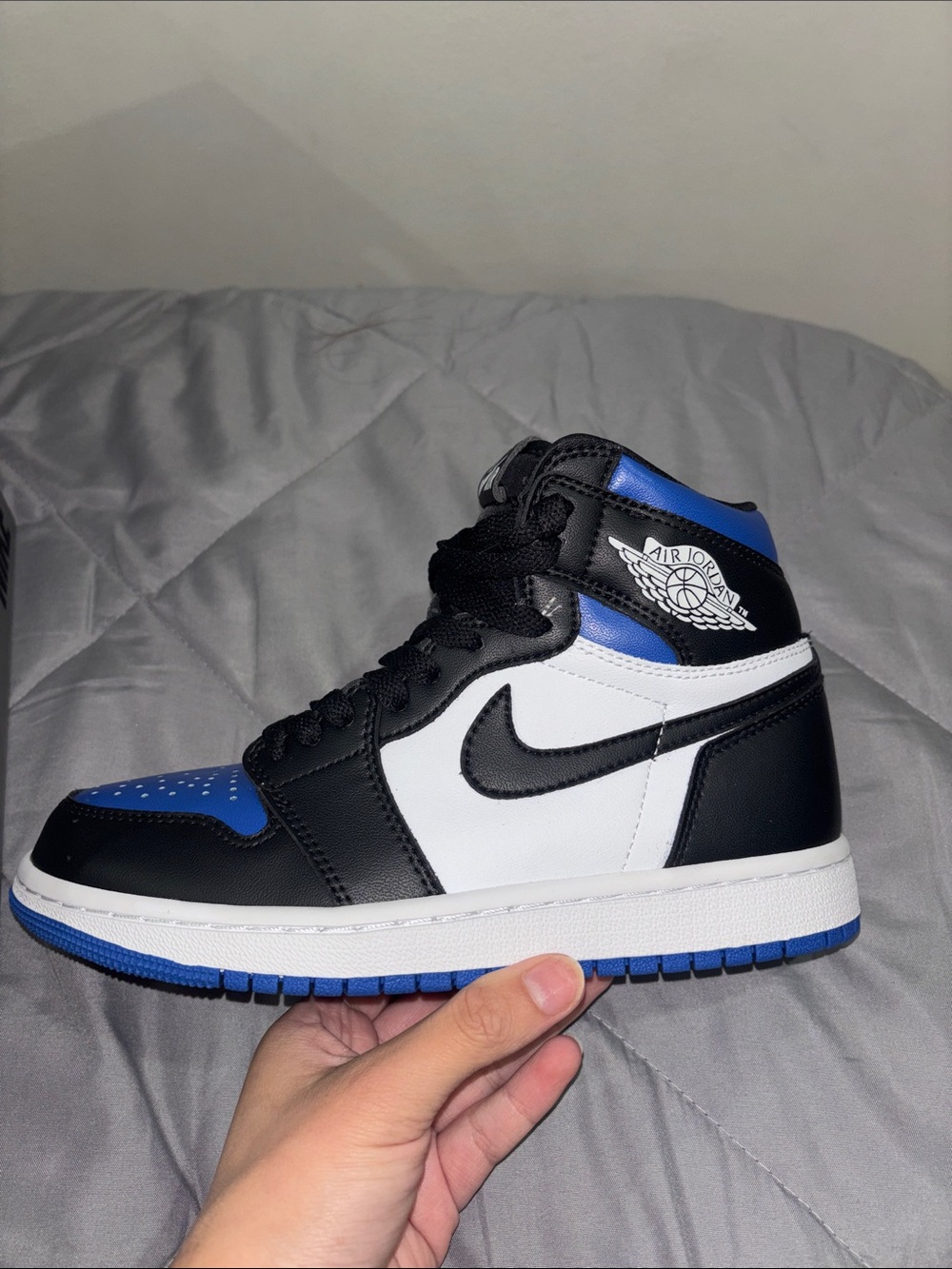 Nike Air Jordan 1 Retro High Royal Toe - Picture 5 of 6